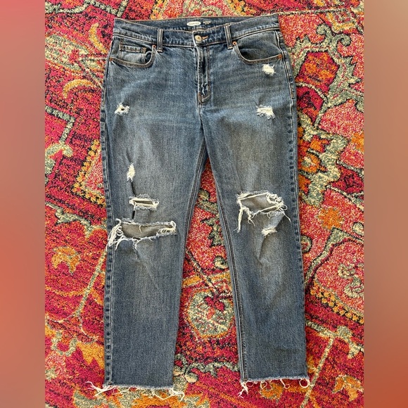 🔥Old Navy | Women's Medium Blue Distressed Mid-Rise Boyfriend Jeans raw hem sz 6 - Picture 10 of 16